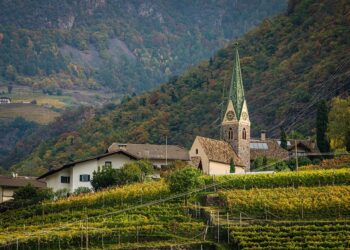 Master the Art of Packing: Essential Travel Tips for Packing Light and Smart