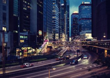 Mastering the Art of Adaptation: Conquering Travel Challenges with Ease