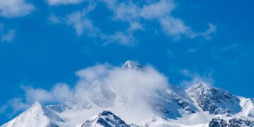 Survival Guide: Navigating Tough Travel Situations with Ease