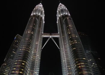 Love in the Air: The Most Enchanting Romantic Travel Destinations