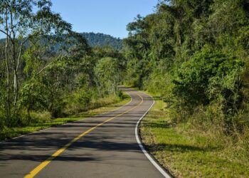 Uncover Hidden Gems: The Ultimate Travel Guide for Adventurous Tourists